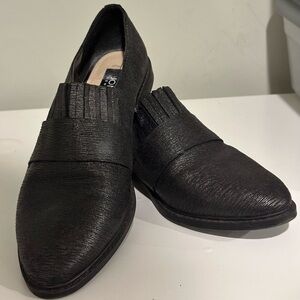 Jones New York Black Upstream Metallic Black Loafers Sz 6M Upper Leather.